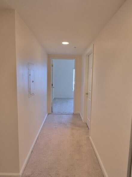 Building Photo - 655 Perrie Dr