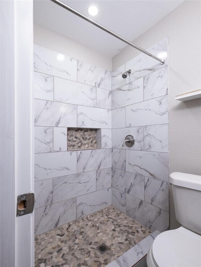 Building Photo - 3215 Soway St