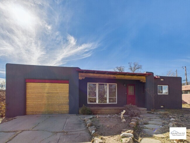 Building Photo - Northside Single Family Home with Ample Space Available Now!