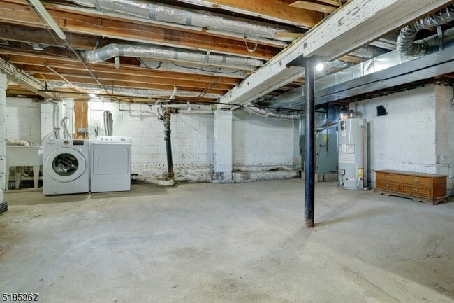 Building Photo - 26 Manito Ave