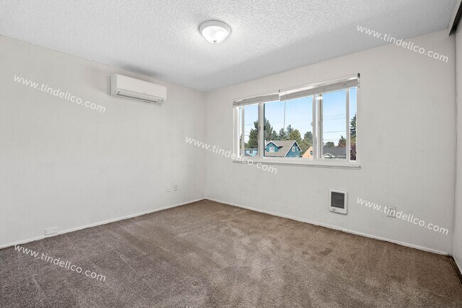 Building Photo - 237-04