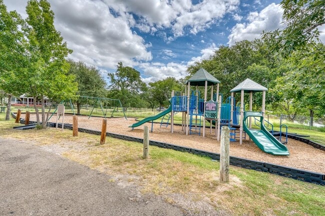 Building Photo - 1304 Prairie Creek Dr