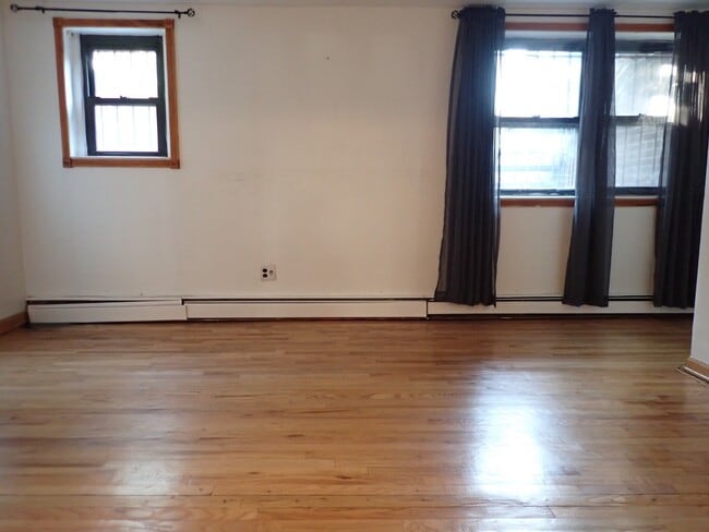 Building Photo - 326 Carlton Ave