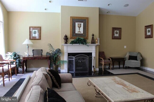 Building Photo - Palazzo at Park Center Top floor 2 bedroom condo