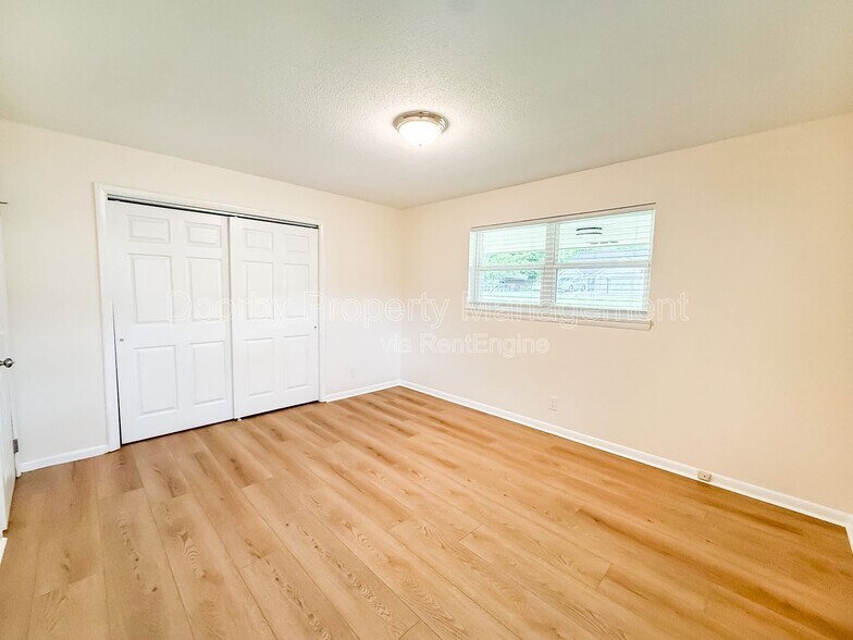 Building Photo - 7490 Austin Dr