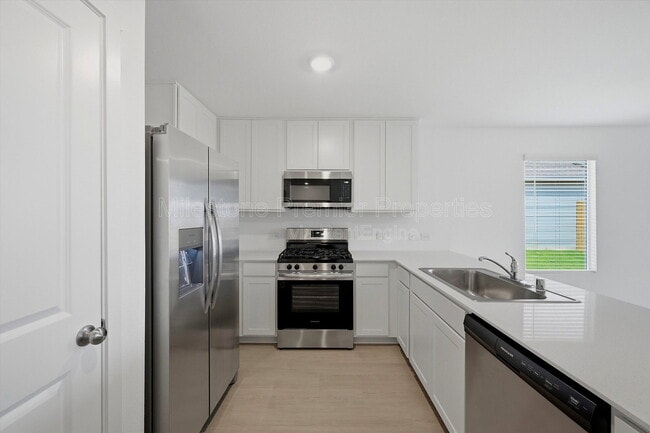 Building Photo - 3719 Longleaf Dr