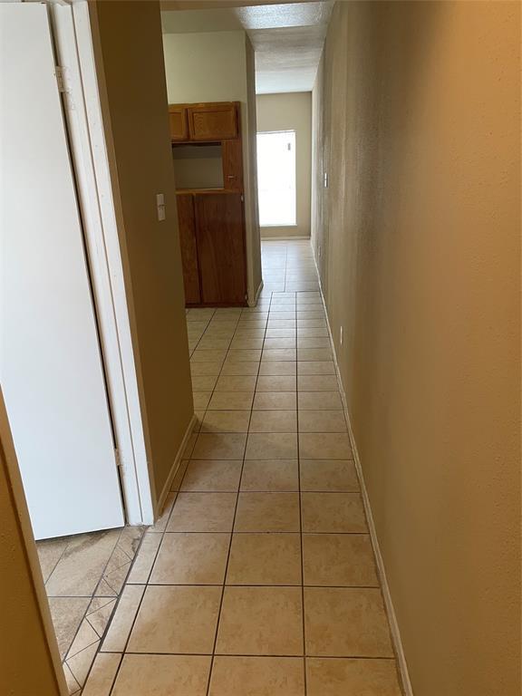 Building Photo - 8655 Village of Fondren