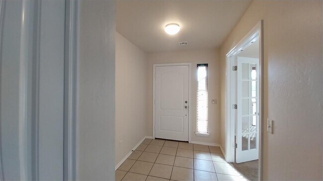 Building Photo - 18116 Viento Dr