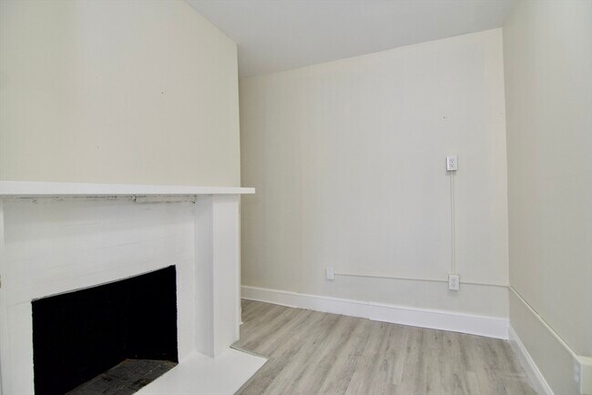 Building Photo - 60 Howes St