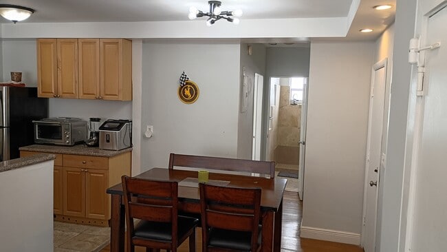 Building Photo - 1616 Michigan Ave