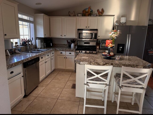 Building Photo - 48795 Belmont Ct
