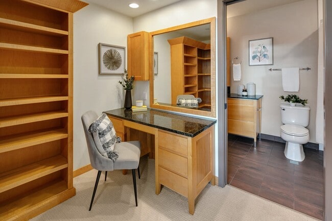 Building Photo - 2033 2nd Ave