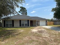 Building Photo - **HOLIDAY MOVE-IN SPECIAL: $500 OFF 1st MO...