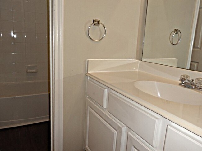 Building Photo - 2906 Tara Gables Ct