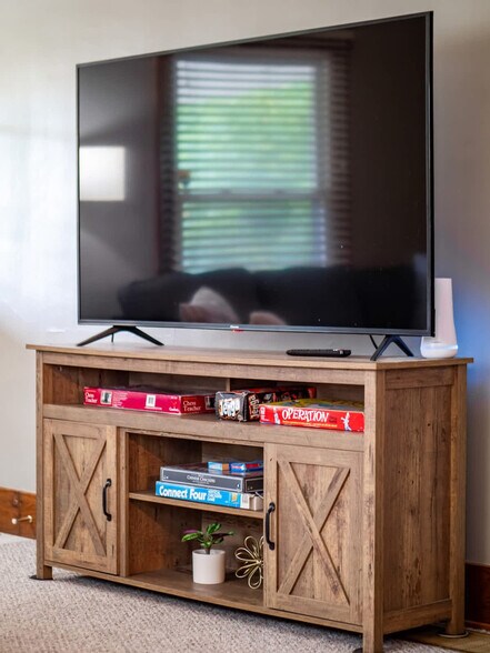 Building Photo - 681 Washington St