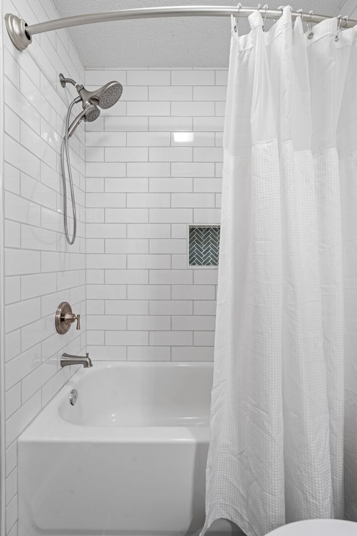 Building Photo - 13 Huntcliff Dr