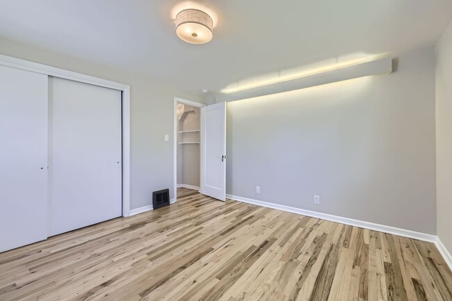 Building Photo - Bright, Modern Living in the Heart of Berk...