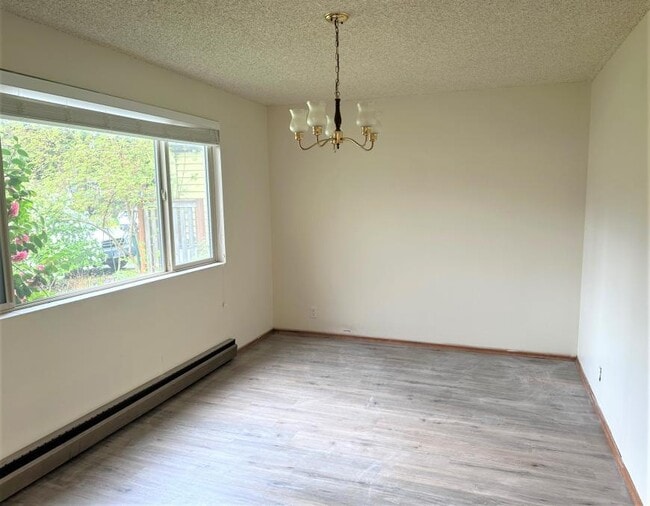 Building Photo - 3 bedroom in Seattle WA 98115