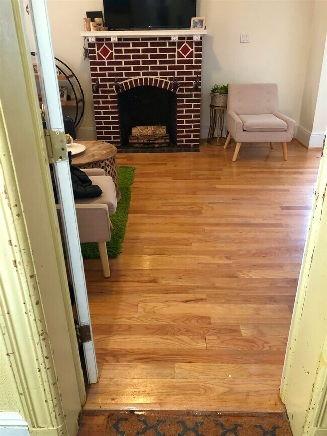 Building Photo - 927 18th St