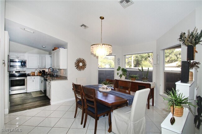 Building Photo - 370 Emerald Bay Cir