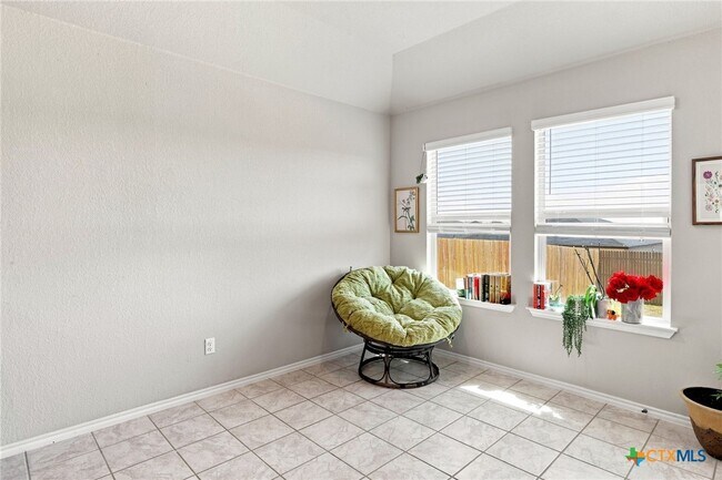 Building Photo - 1261 Lindsey Dr