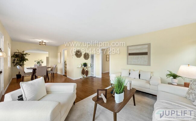 Building Photo - Charming 3-Bedroom Home with Bonus Living ...