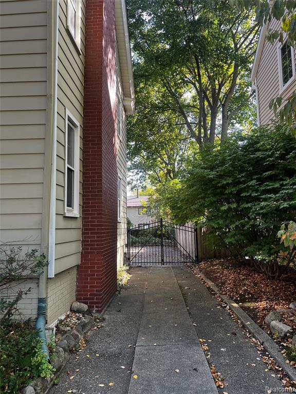 Building Photo - 1072 Ridgedale Ave