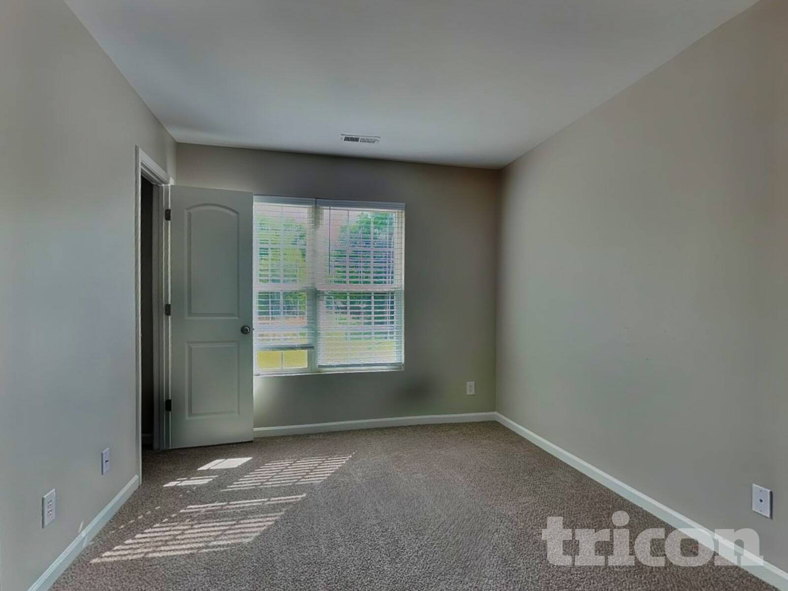 Building Photo - 2004 Blue Rock Ct