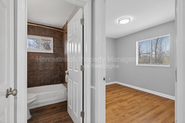 Building Photo - 10201 Gourock Dr