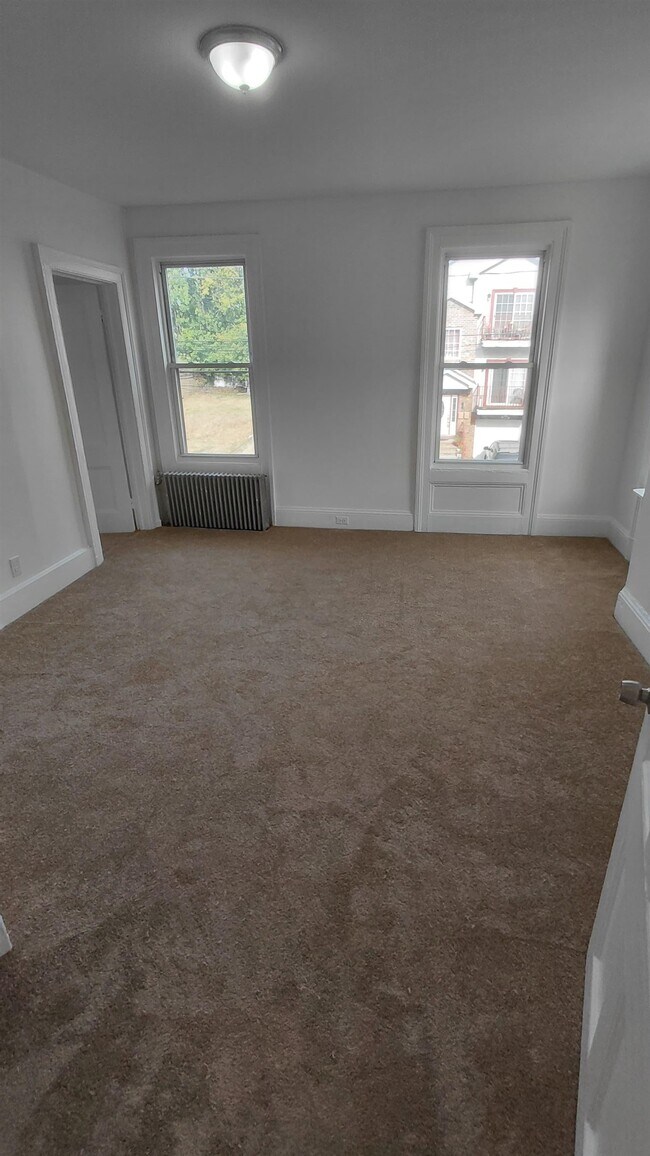 Building Photo - 23 Terhune Ave