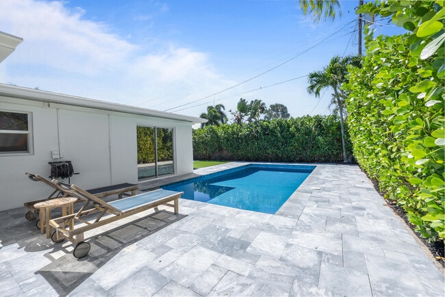 Building Photo - 549 Fairwind Dr