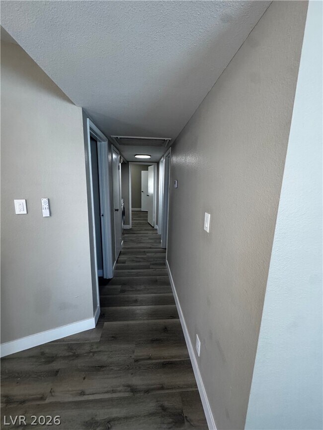 Building Photo - 336 Viewmont Dr
