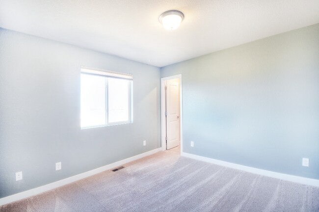 Building Photo - 10478 Luneth Dr