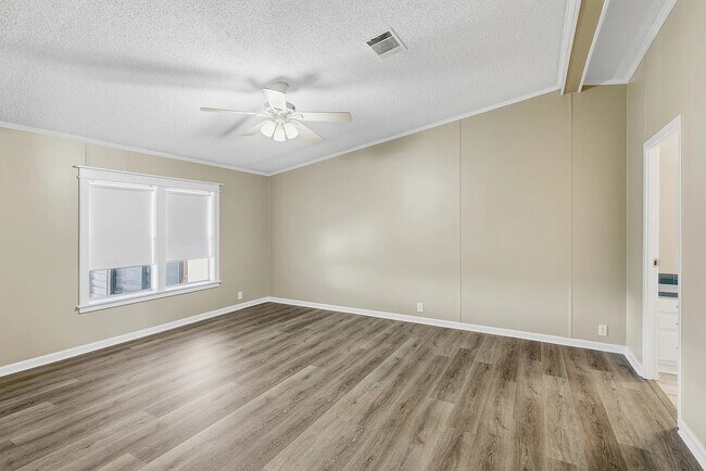 Building Photo - 2430 N Flounder Dr