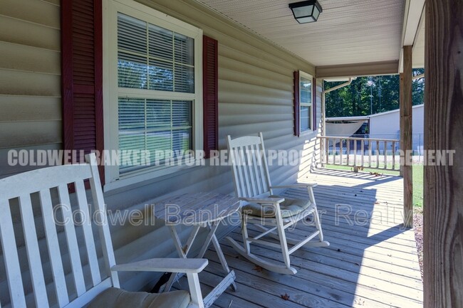 Building Photo - 150 Scenic Dr