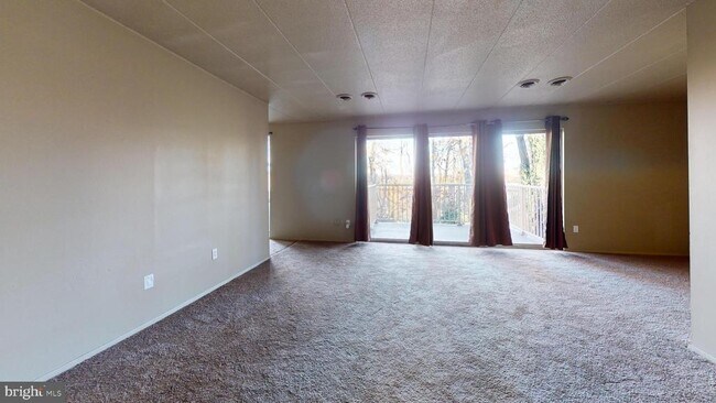 Building Photo - 2612 Fort Farnsworth Rd