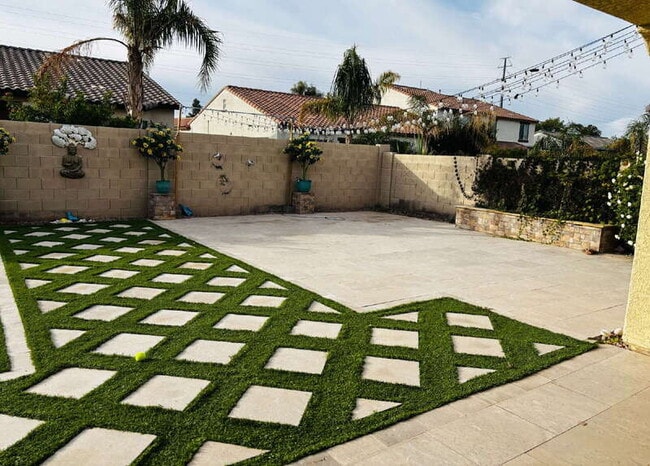 Building Photo - 2565 E Ebony Dr