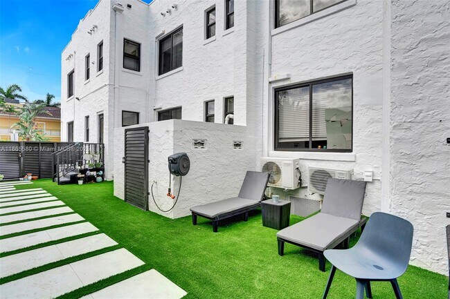 Building Photo - 1656 Polk St