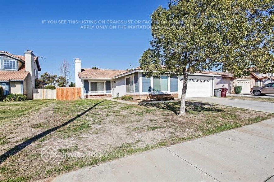 Building Photo - 23288 Lena St
