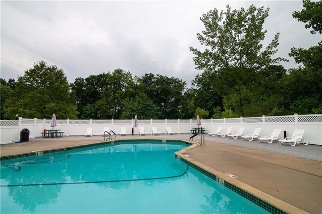 Building Photo - 104 Mill St