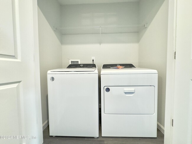 Building Photo - 4672 Ribault Park St