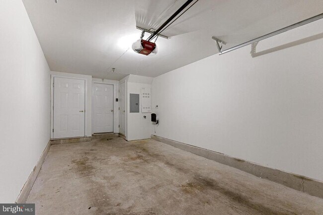 Building Photo - 7117 Mason Grove Ct