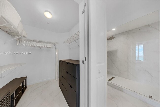 Building Photo - 7910 Harbor Island Dr