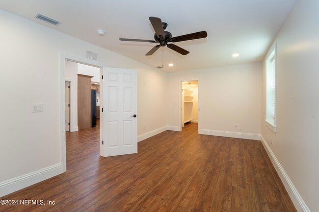 Building Photo - 11 Aviles Street