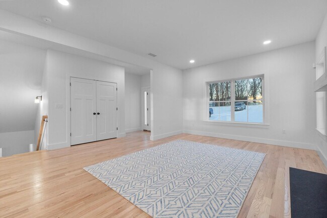 Building Photo - Move In Ready: Custom-built home