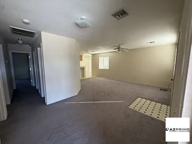 Building Photo - Amazing home for you