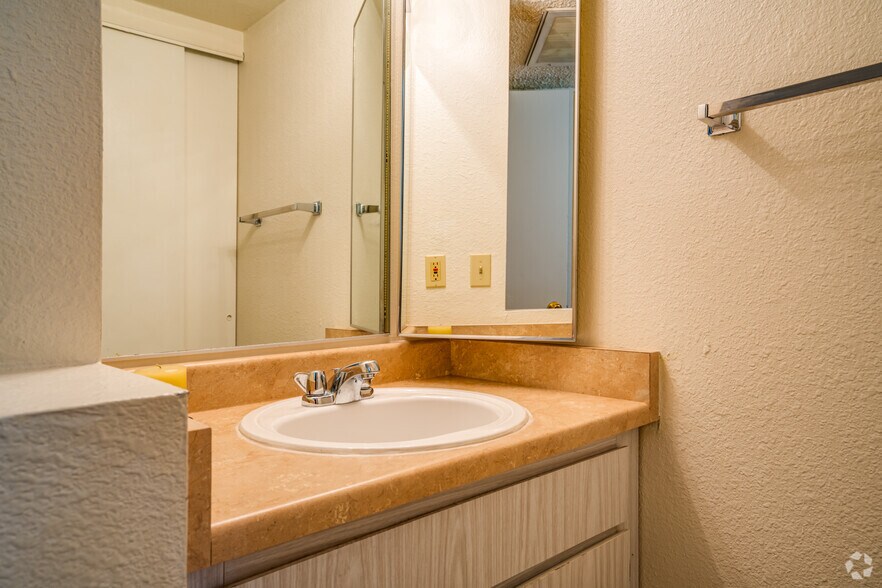 Sandstone Apartments 405 E Prince Rd Tucson AZ 85705 Apartment Finder