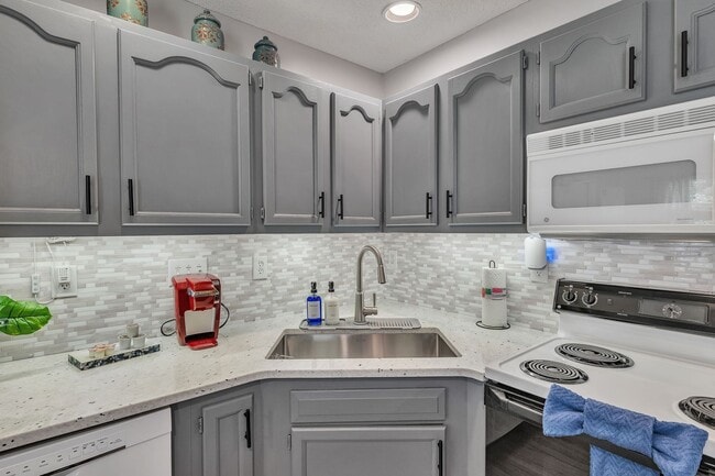 Building Photo - Charming 2-Bedroom Prescott Village Townhome!