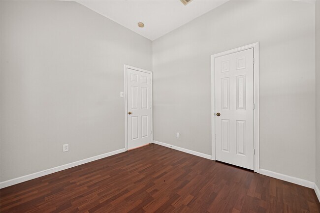 Building Photo - 12110 Laurel Ct