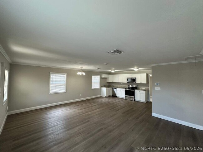 Building Photo - 707 40th St